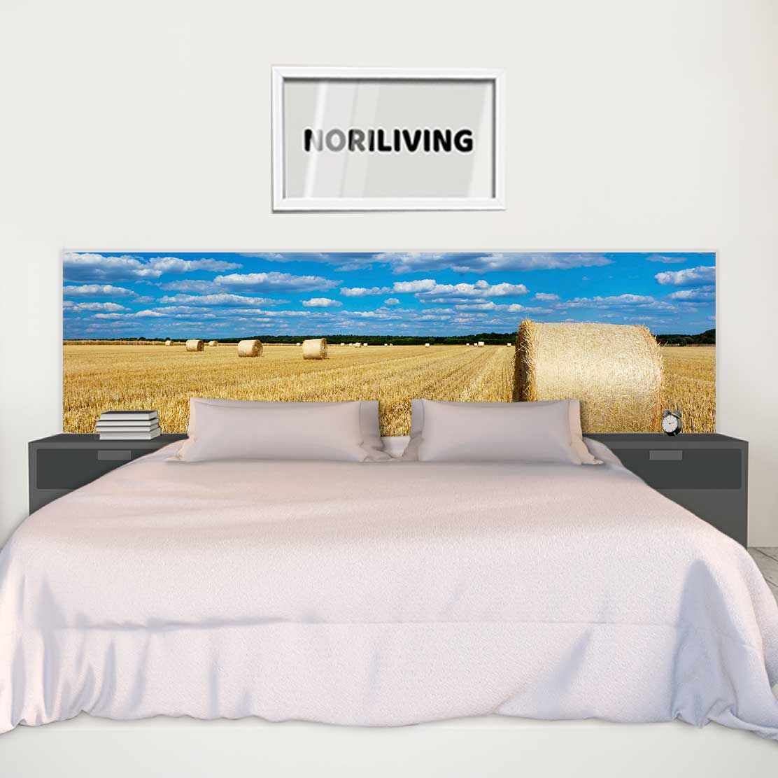 im Schlafzimmer eingebaute Bettrückwand mit Motiv Feld Ernte 439