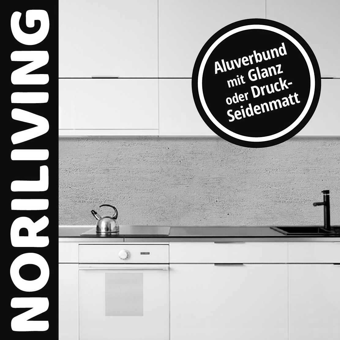 Elegante Küchenzeile mit Aluverbund-Wandverkleidung, zur Auswahl in Glanz oder Druck-Seidenmatt von NORILIVING