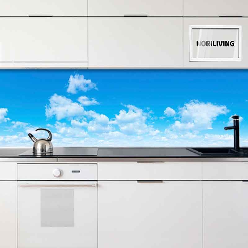 in der Küche eingebaute Küchenrückwand mit Motiv Blauer Himmel mit kleinen weißen Wolken 966