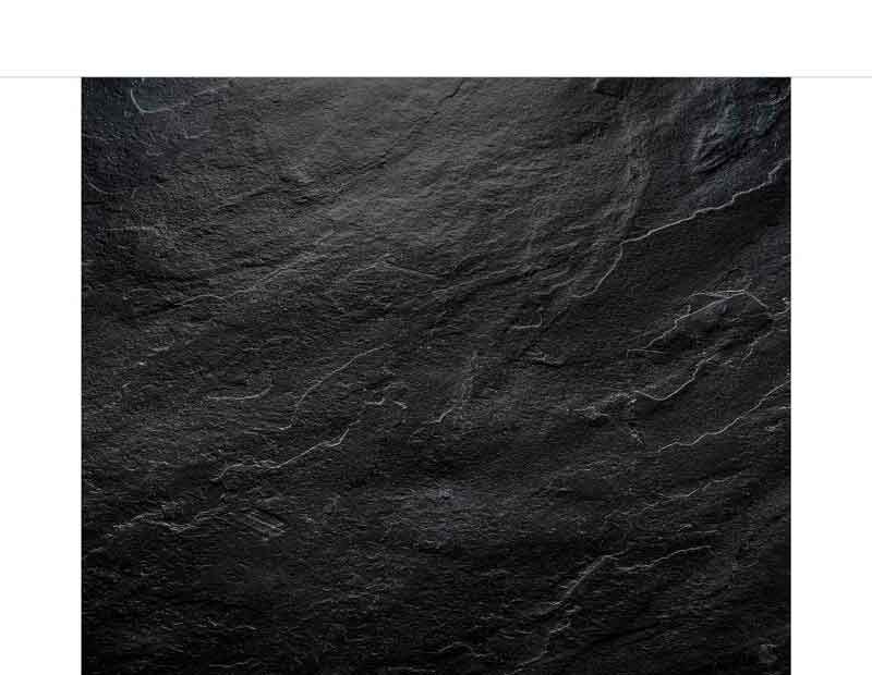 Hochwertige, tiefschwarze Schieferoberfläche mit natürlicher Textur