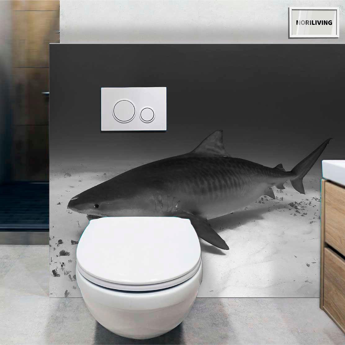 im WC eingebaute Toilettenrückwand mit Motiv Tigerhai unter Wasser 604 schwarz-weiß