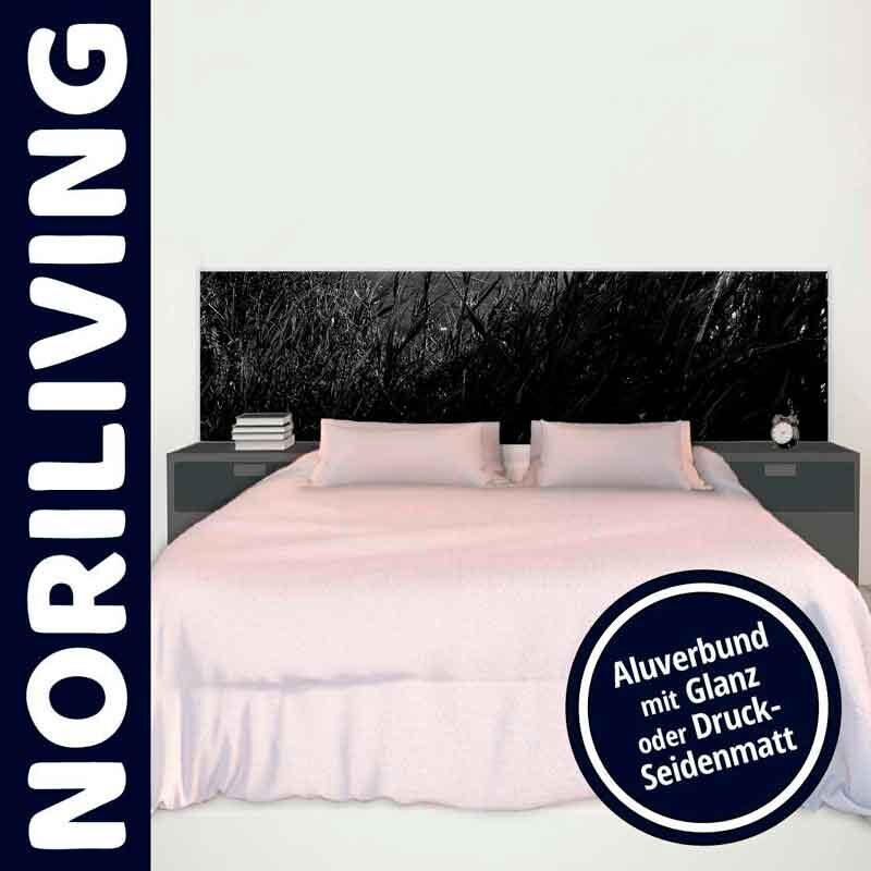 Schlafzimmer mit stilvollem Betthaupt und bequemen Kissen, angeboten von Noriliving