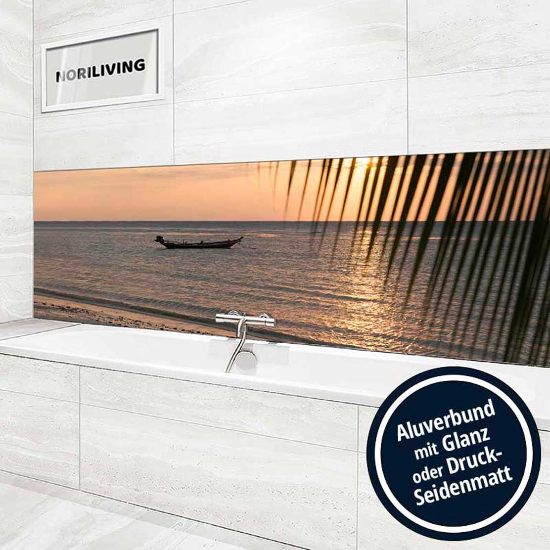 Ansicht des Badrückwand-Motivs Sonnenuntergang am tropisches Meer mit Boot 941 Höhe zentriert