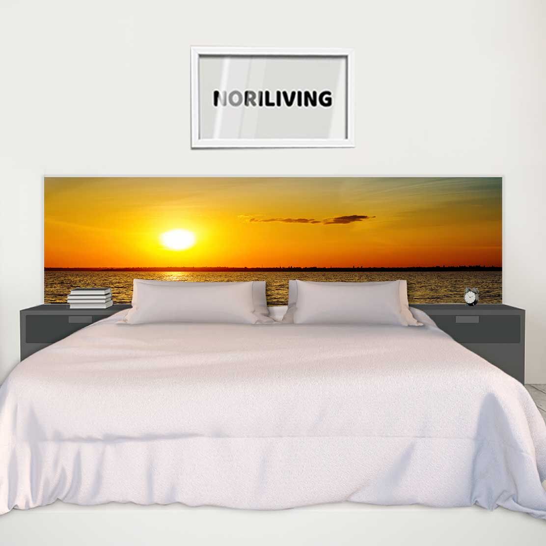 im Schlafzimmer eingebaute Bettrückwand mit Motiv Sonnenuntergang 251