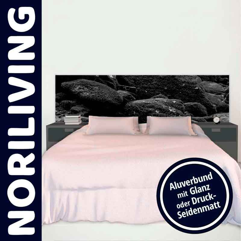 Modernes Schlafzimmer mit Noriliving Bett, dekorativem Kopfteil und Nachttischen. Aluverbund-Optionen in Glanz oder Druck-Seidenmatt.