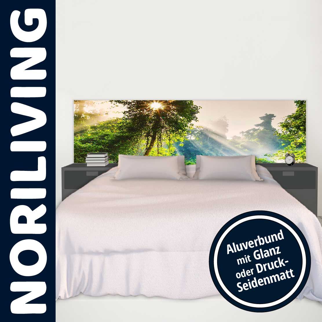 Moderne Schlafzimmergestaltung mit Bett von Noriliving, das ein Kopfteil mit Wald-Motiv und verstellbare Seitentische zeigt.