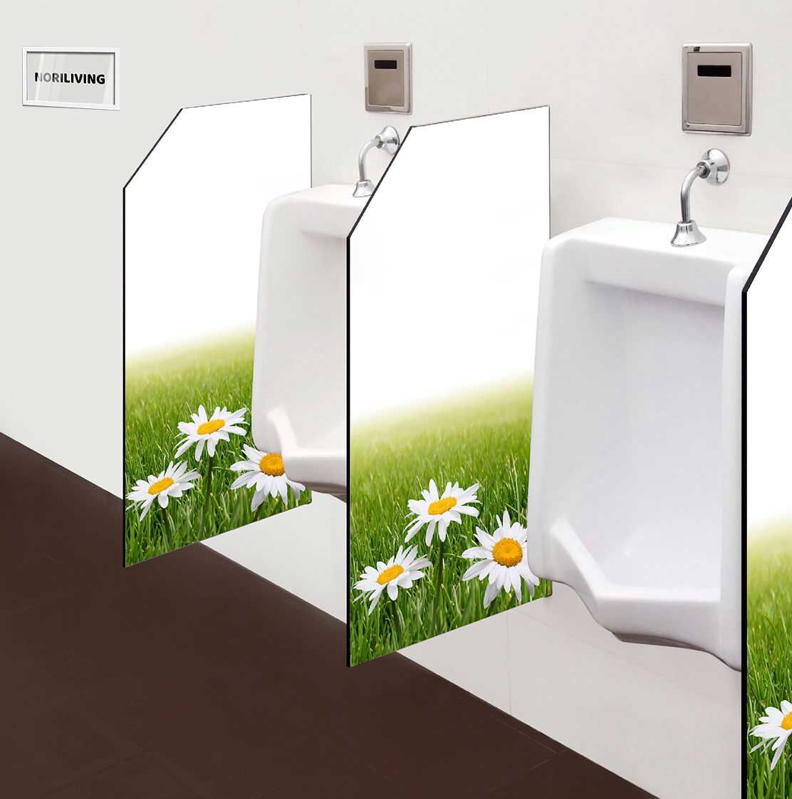 in der Toilette eingebaute Schamwand mit Motiv Margariten auf der Wiese 189