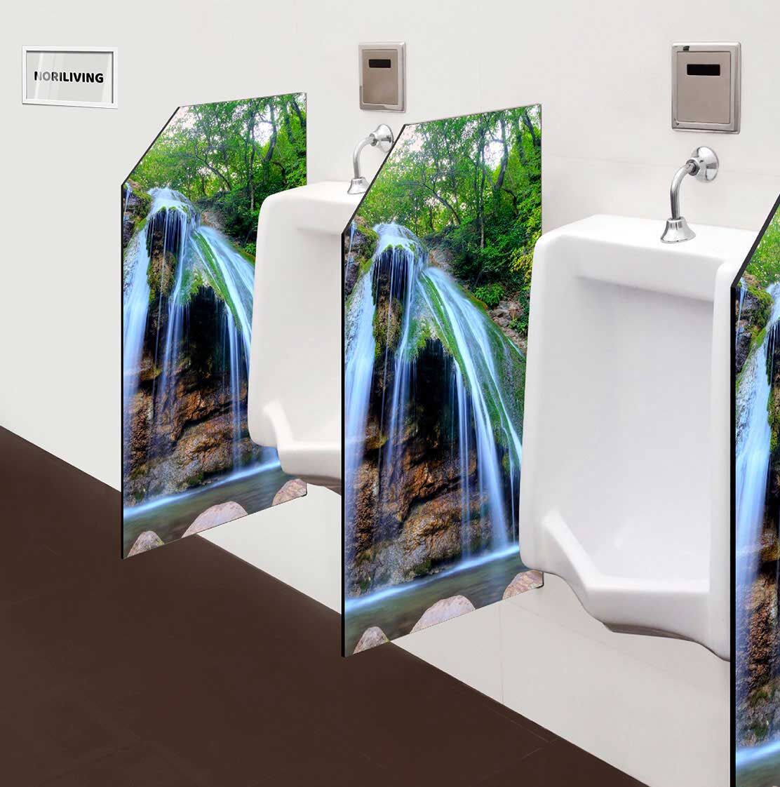 in der Toilette eingebaute Schamwand mit Motiv Wasserfall 121