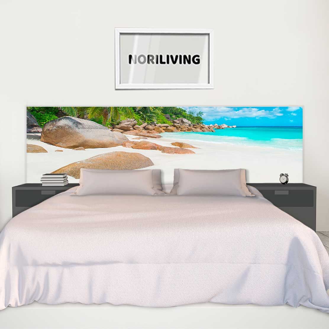 im Schlafzimmer eingebaute Bettrückwand mit Motiv Karibik Bucht Strand 049