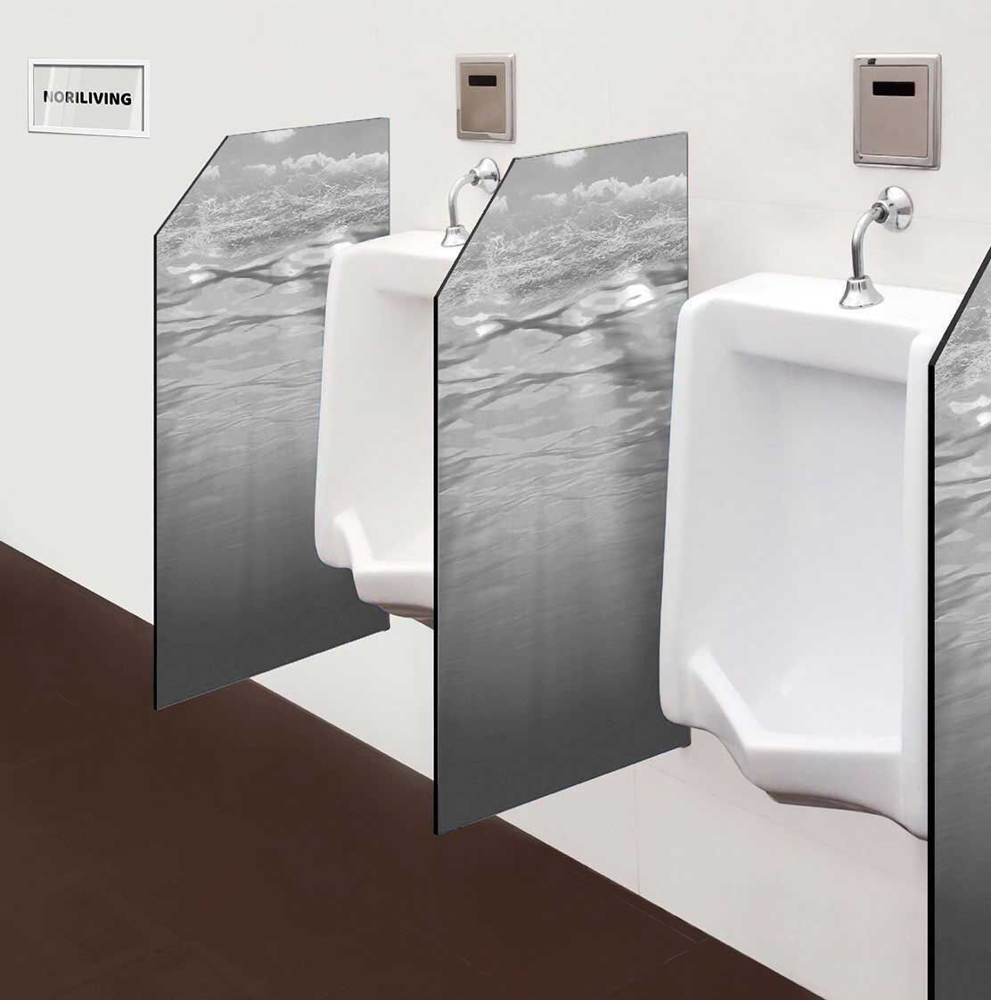 in der Toilette eingebaute Schamwand mit Motiv Unterwasser in der Tiefe 927a schwarz-weiß