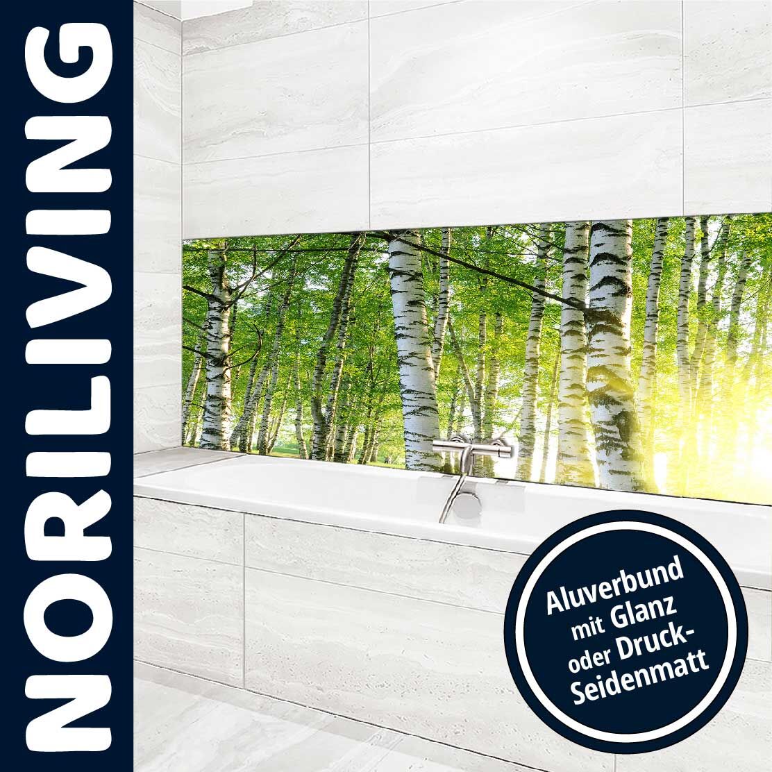Moderne Badezimmergestaltung mit NORILIVING Wandverkleidung in Aluverbund, abgebildet mit einem hellen Waldmotiv.