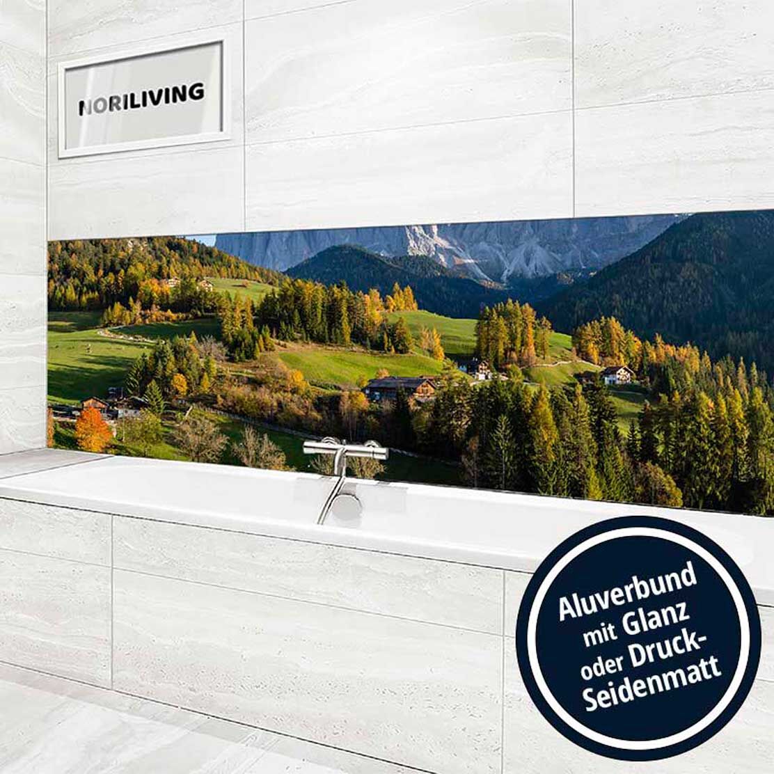 Ansicht des Badrückwand-Motivs Bäume auf dem Berg 870 Höhe zentriert