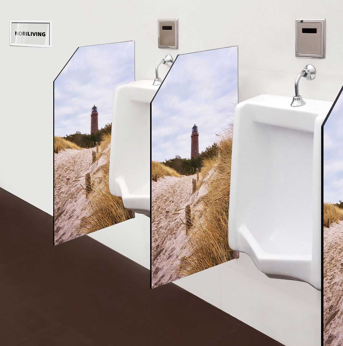 in der Toilette eingebaute Schamwand mit Motiv Weg zum Leuchtturm Darsser Ort Ostsee 543