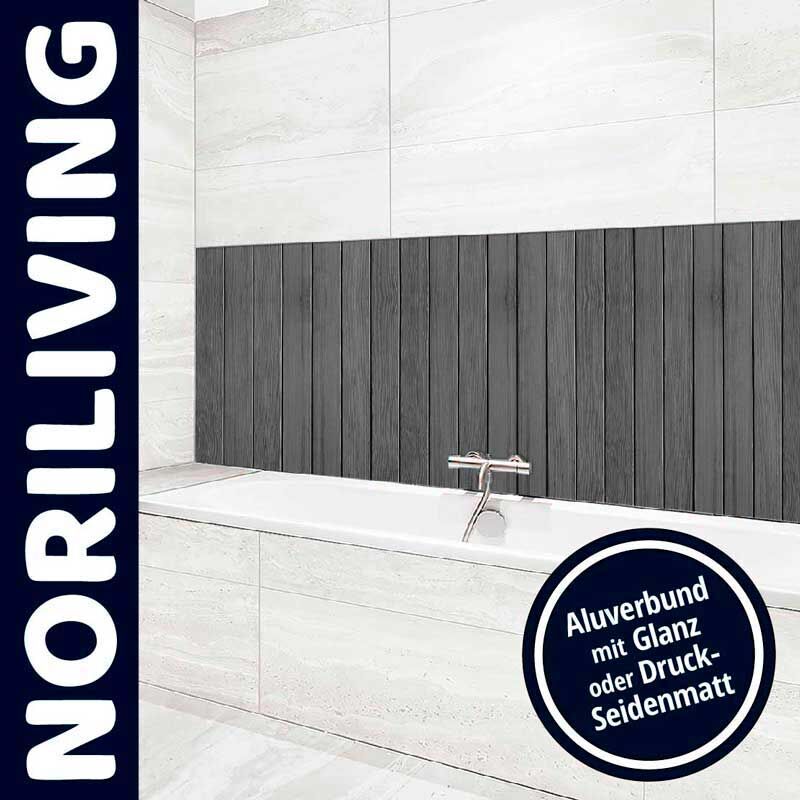 Badezimmer mit grauer Aluverbund-Wandverkleidung und Badewanne von Noriliving