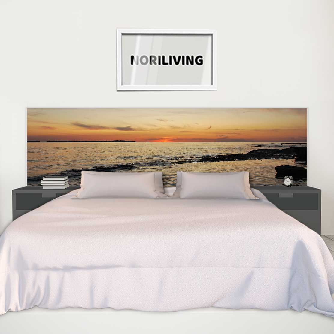 im Schlafzimmer eingebaute Bettrückwand mit Motiv Strand bei Sonnenuntergang Fazana Kroatien 932