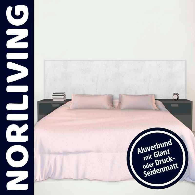 Schlafzimmer mit modernem Bett, weißer Bettwäsche und schwarzen Nachttischen von NORILIVING, Aluverbund mit Glanz oder Druck-Seidenmatt