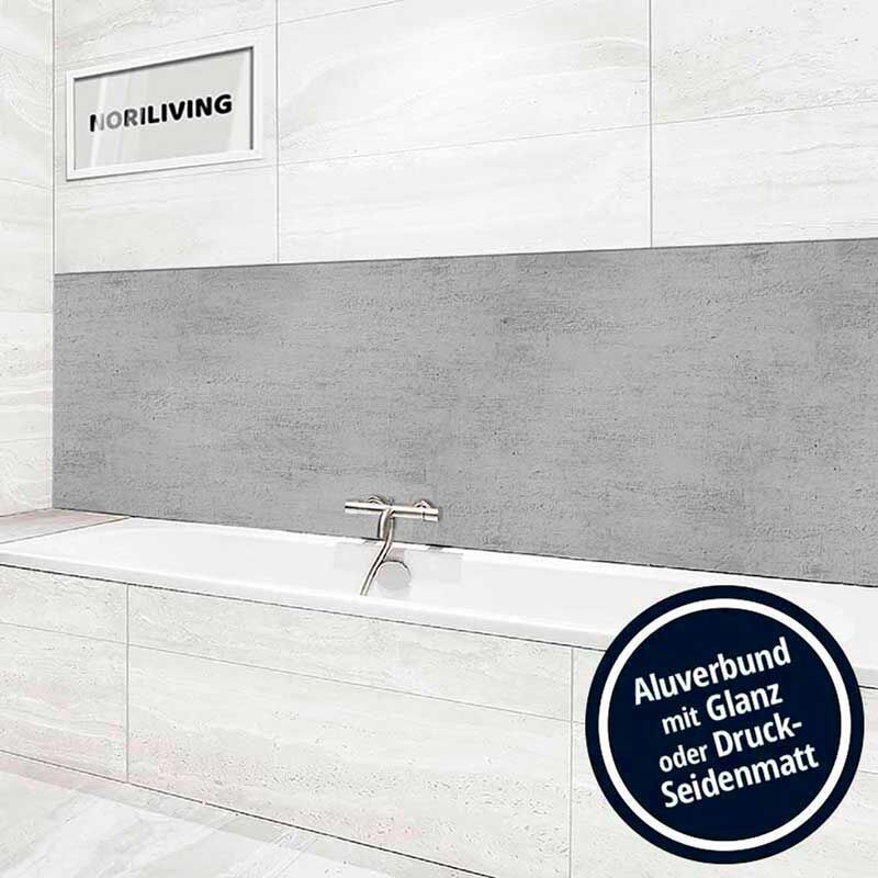Minimalistisches Badezimmer mit grauer Aluverbund Wandverkleidung und weißer Badewanne, Norliving-Design