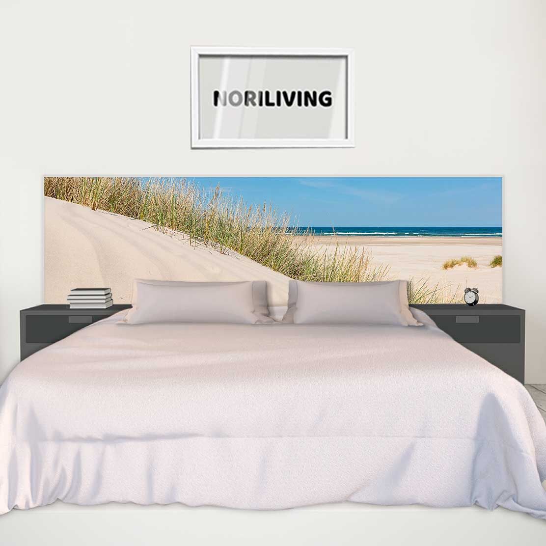 im Schlafzimmer eingebaute Bettrückwand mit Motiv Strand Düne mit Gras und Meer 640