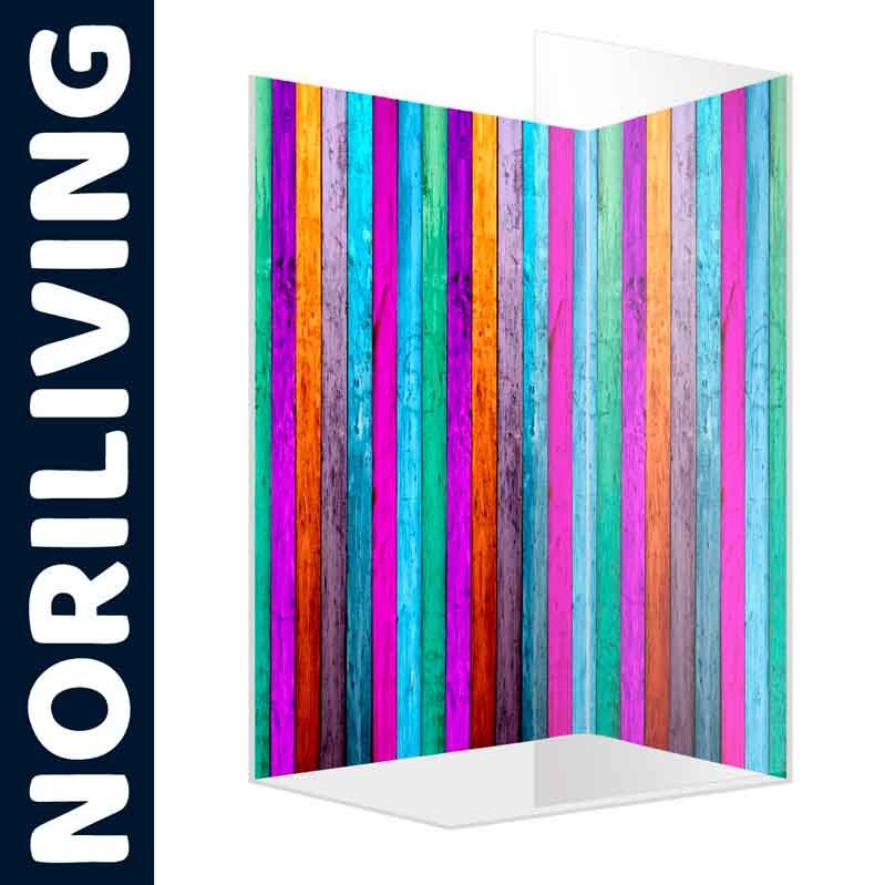 Farbenfroher Raumteiler mit vertikalen Streifen von Noriliving