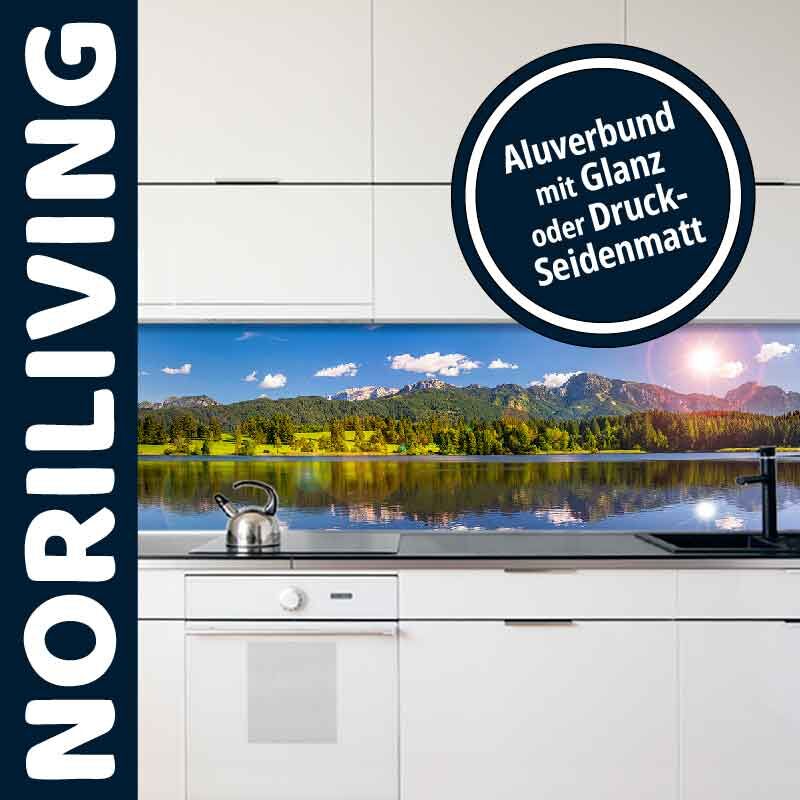 Küchenrückwand mit Alpenlandschaft und See, verfügbar in Aluverbund Glanz oder Druck-Seidenmatt von NORILIVING