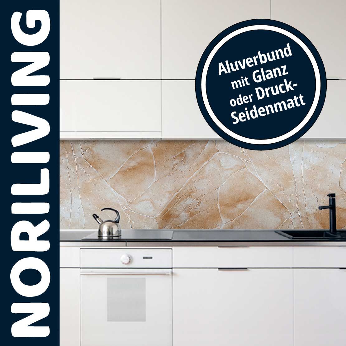 Küchenszene mit Aluverbund-Rückwand in glänzendem oder seidenmattem Finish von NORILIVING