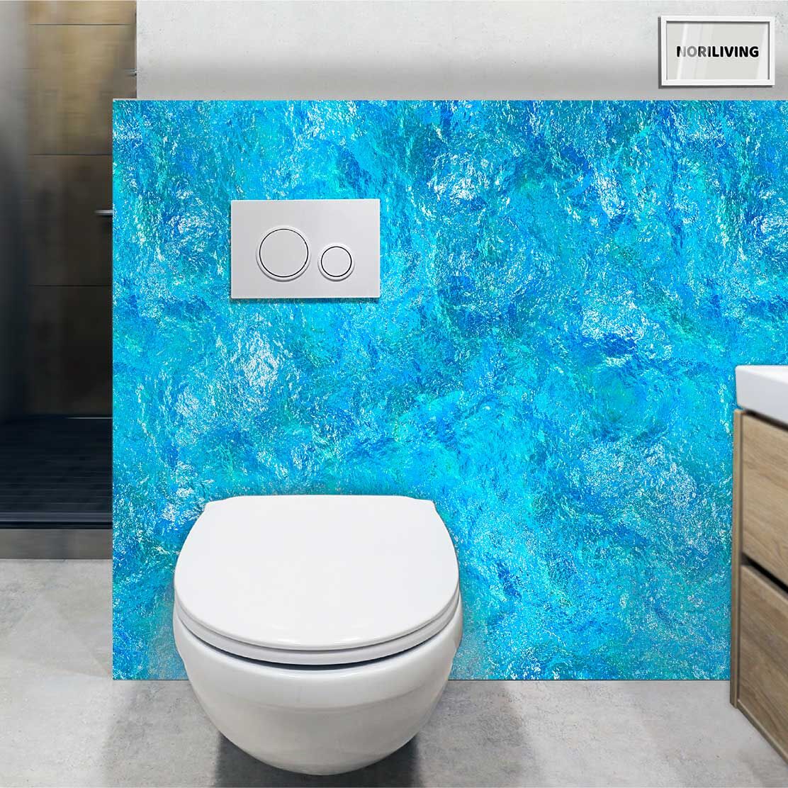 im WC eingebaute Toilettenrückwand mit Motiv Wasser Optik blau 112