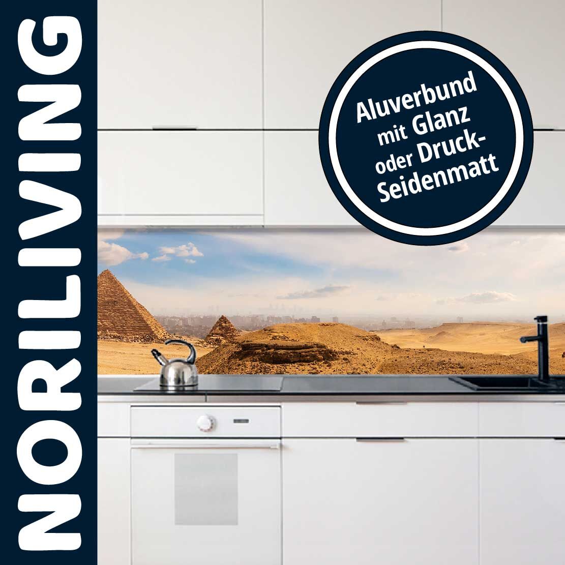 Moderne Küche mit Pyramiden-Design Spritzschutz aus Aluverbund, glänzend oder seidenmatt