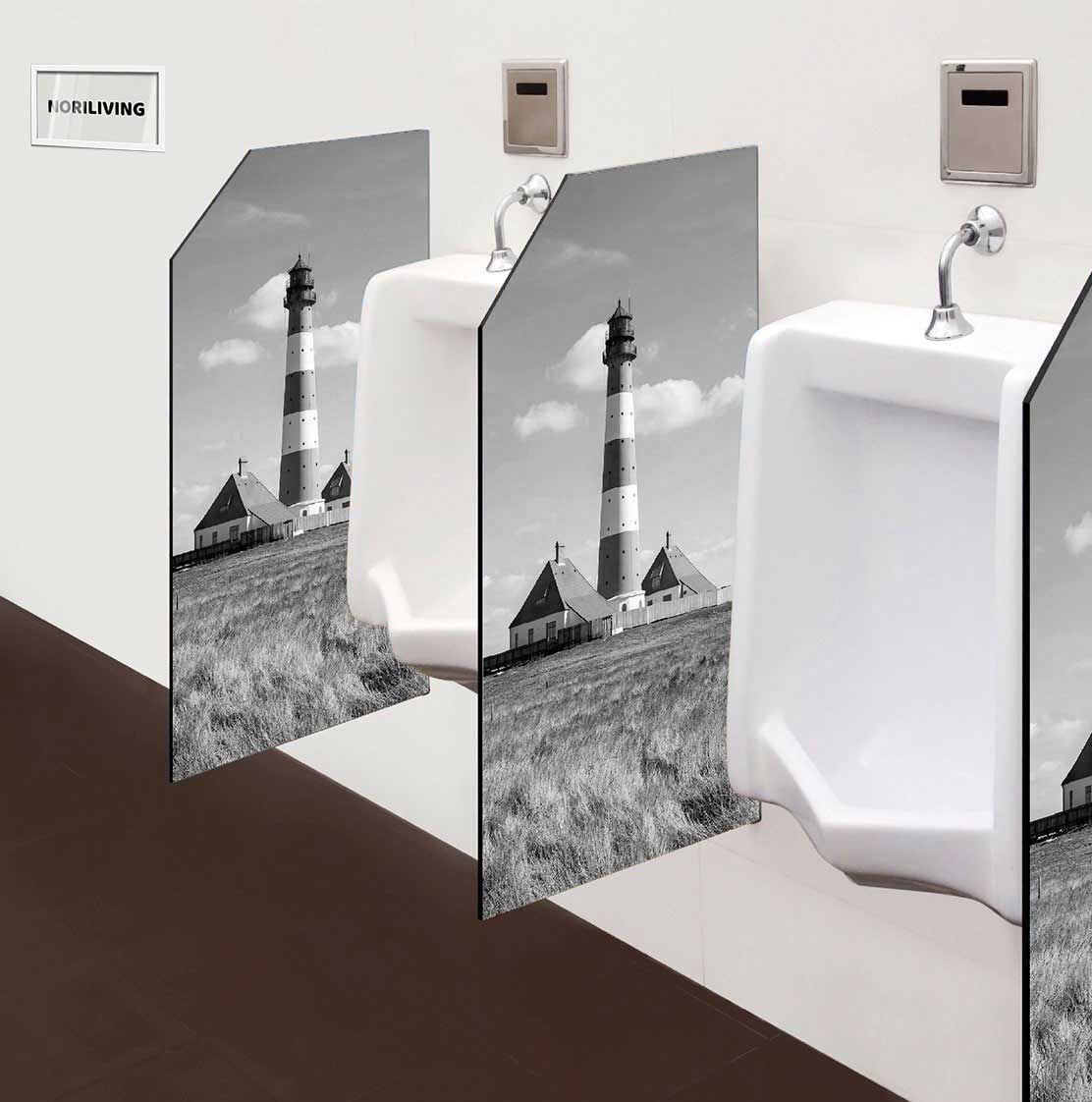 in der Toilette eingebaute Schamwand mit Motiv Westerhever Leuchtturm - St. Peter-Ording 553 schwarz-weiß