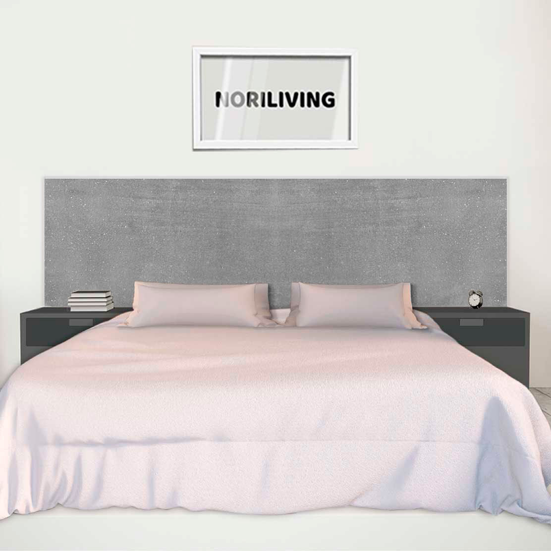 im Schlafzimmer eingebaute Bettrückwand mit Motiv Natur - Beton inklusive Grünspan 312 schwarz-weiß