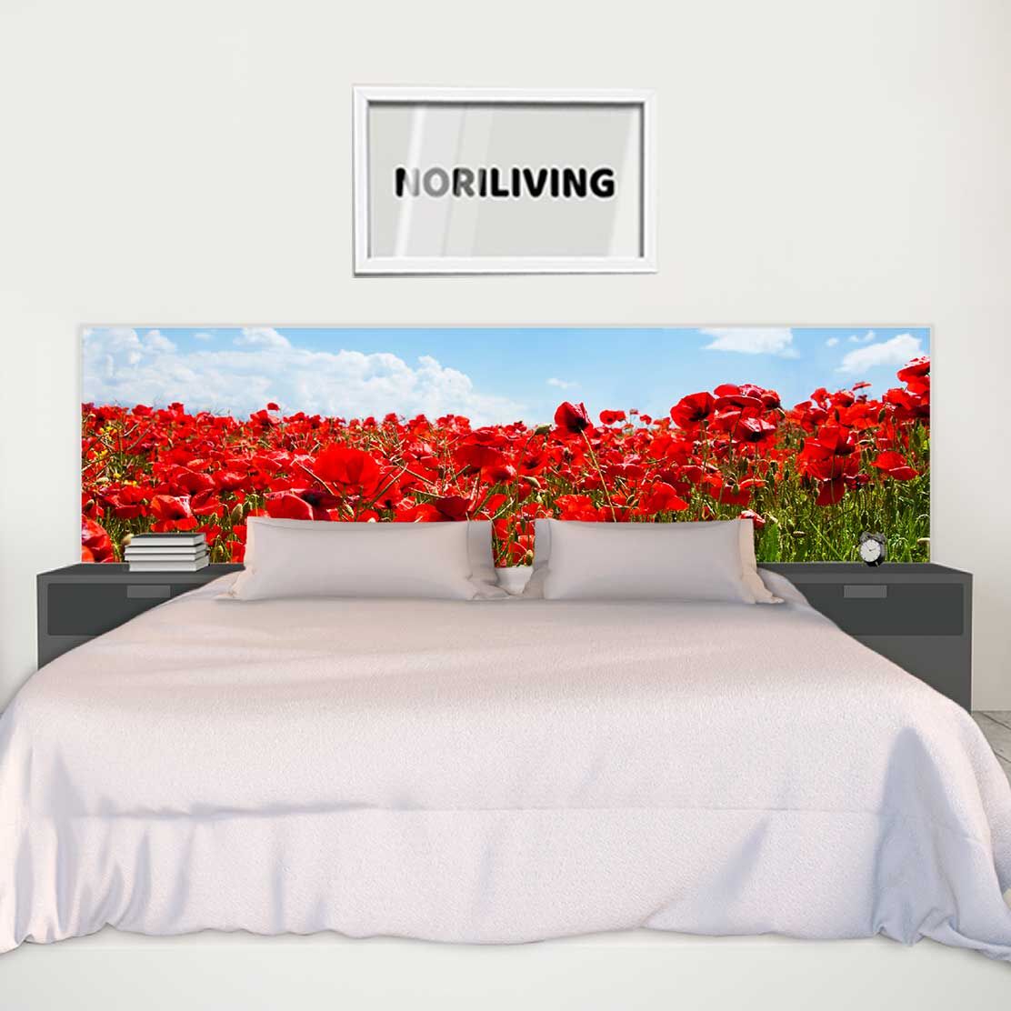 im Schlafzimmer eingebaute Bettrückwand mit Motiv Rote Mohnblumen 735