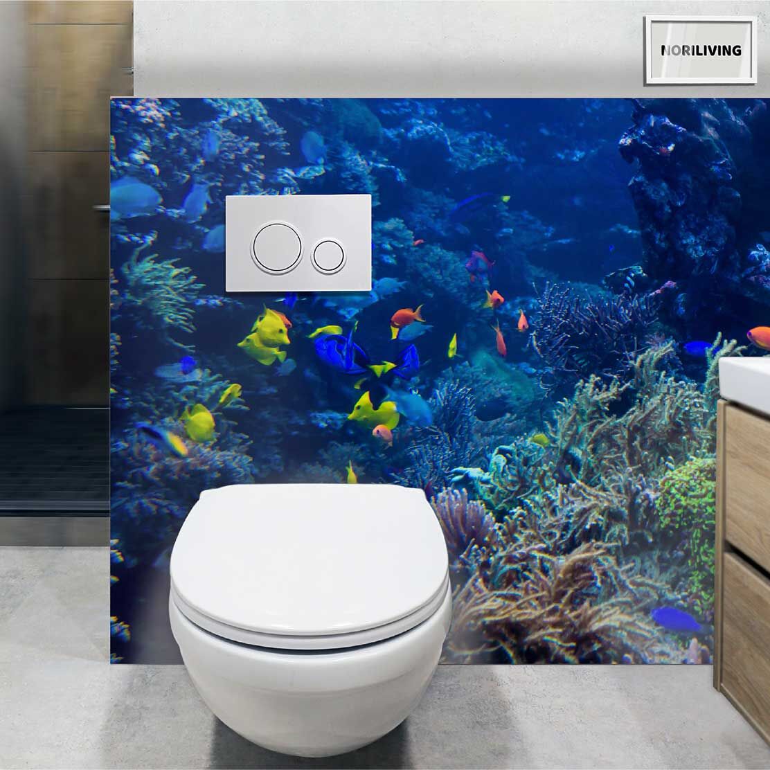 im WC eingebaute Toilettenrückwand mit Motiv Unterwasserwelt 907