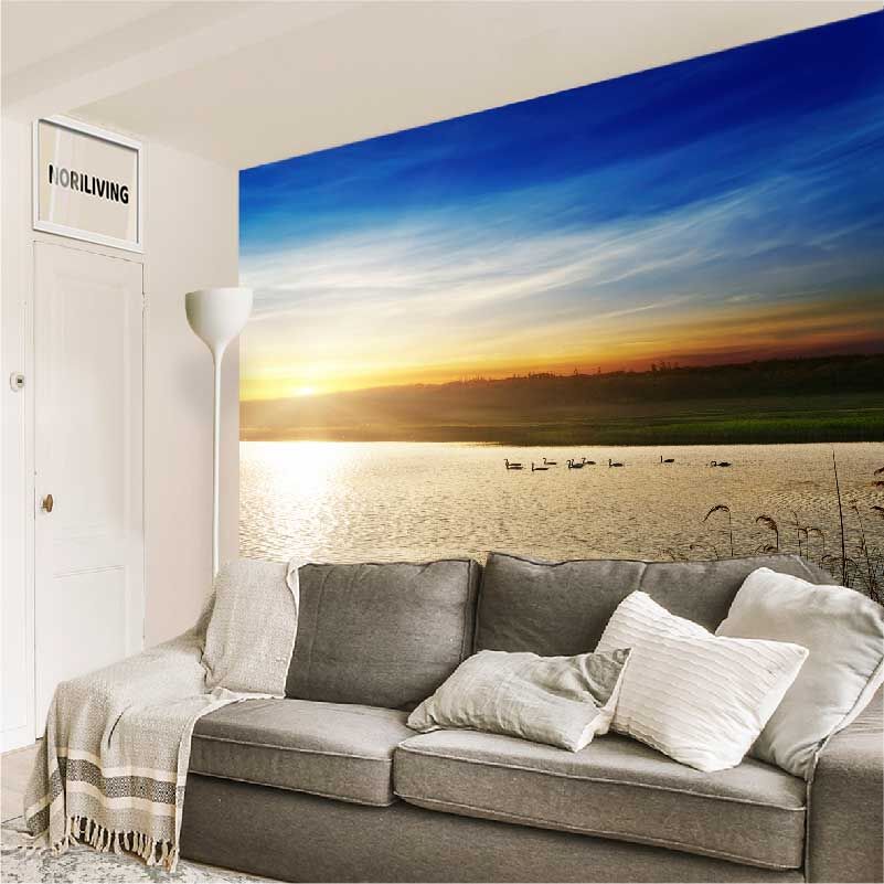 im Wohnzimmer eingebaute Wohnzimmerrückwand mit Motiv Sonnenuntergang über dem Fluss mit Schwänen 749