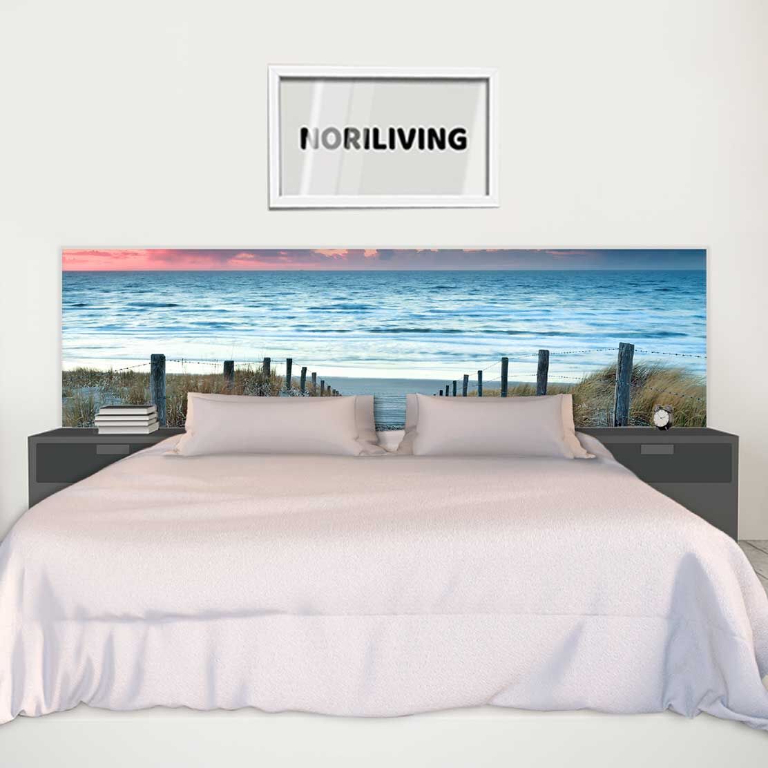 im Schlafzimmer eingebaute Bettrückwand mit Motiv Düne Strand Weg Abend 810