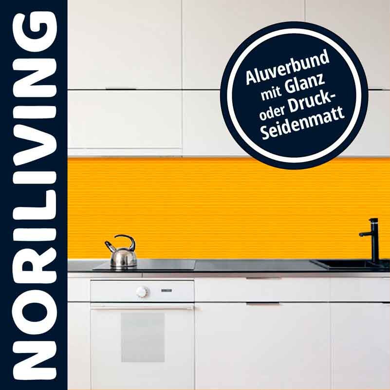Weiße Küche mit Aluverbund-Rückwand in Gelb, Option für Glanz oder Druck-Seidenmatt